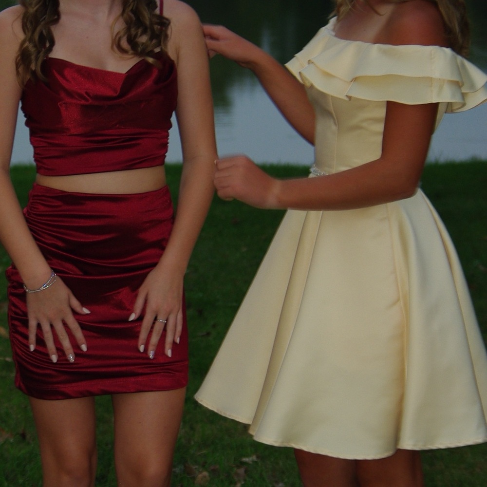 Mori Lee yellow homecoming dress - Picture 3 of 4